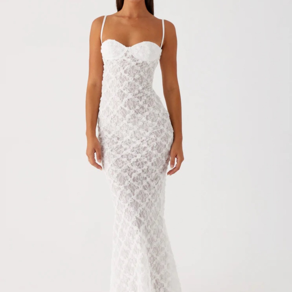 Elegant White Lace Dress